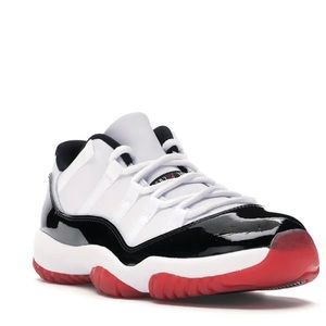 Jordan 11 Retro Low Concord Bred. Size 8.5.